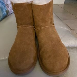 KOOLABURRA by UGG size 8 boots